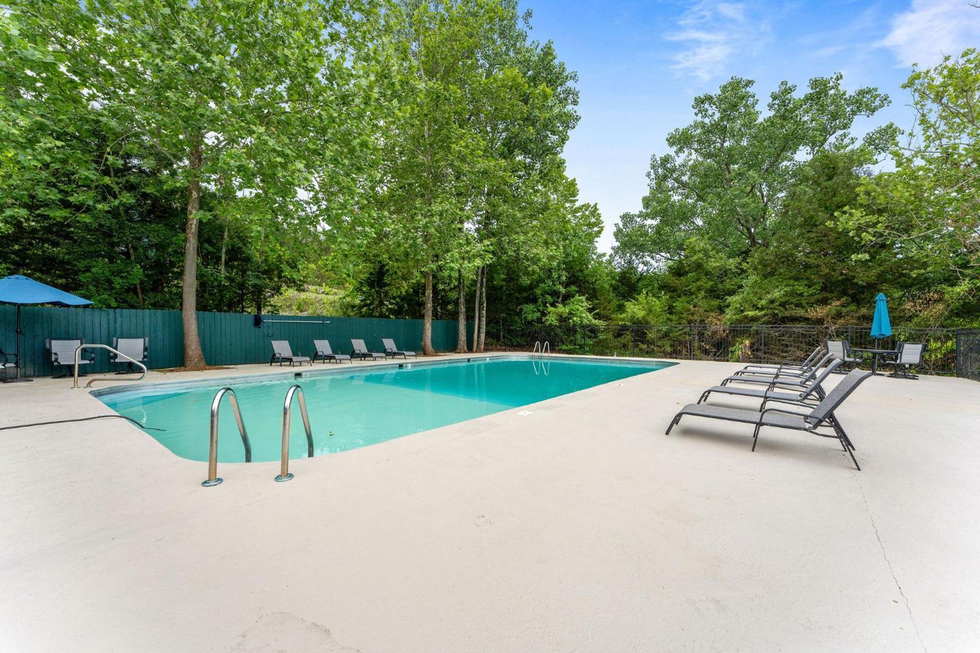 New Ozark Oasis Luxe Cabin Retreat With Hot Tub Hollister Екстериор снимка